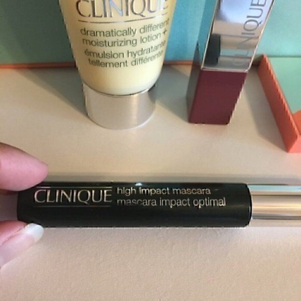 Clinique gift set - Picture 12 of 15